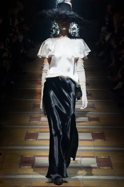 Look 35